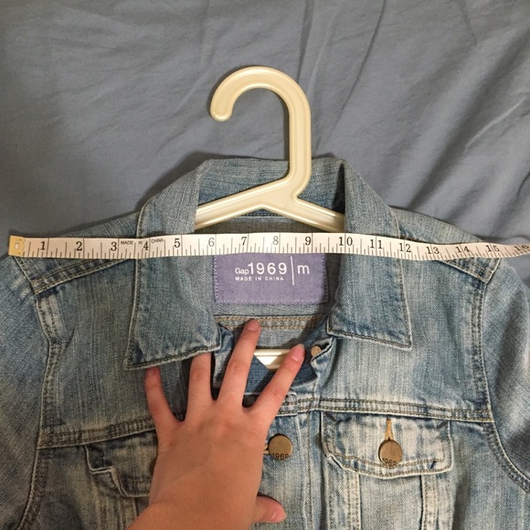 Gap Women’s Denim Jean Jacket Size Medium - Picture 3 of 8